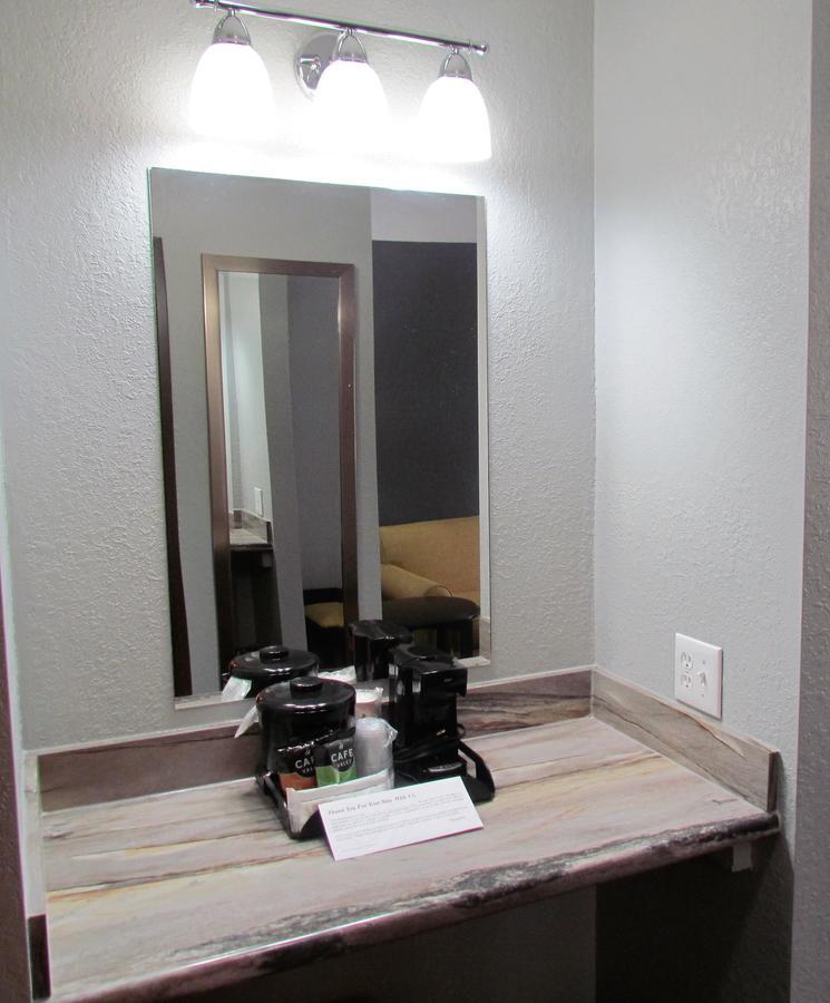 Oak Hill Inn & Suites Canton 外观 照片