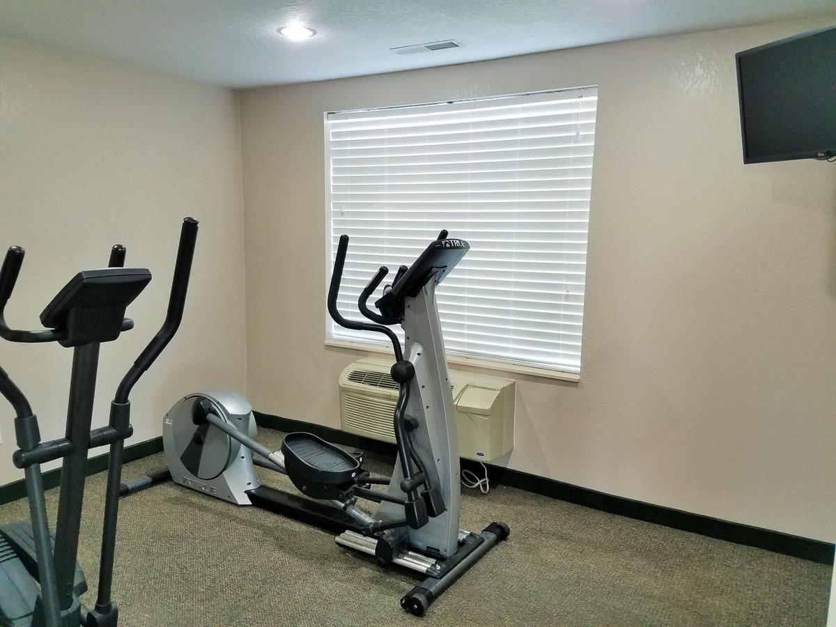 Oak Hill Inn & Suites Canton 外观 照片